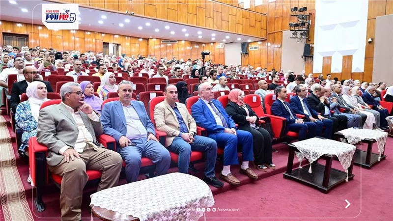 جامعة الفيوم تكريم المتفوقين من أبناء أعضاء هيئة التدريس والإداريين