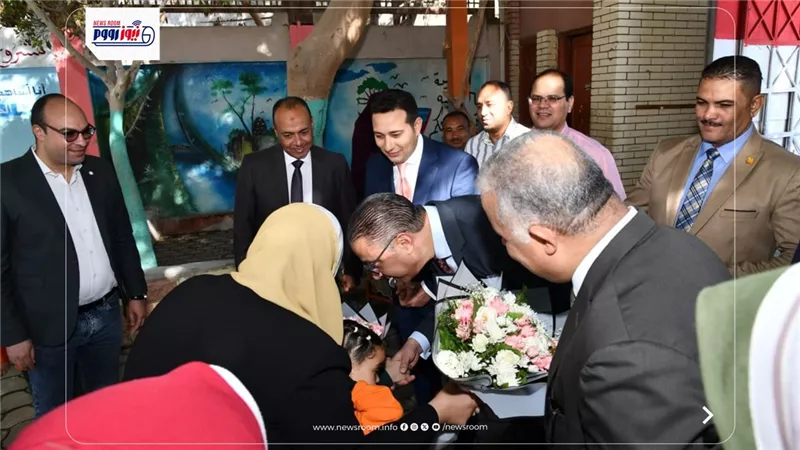 محافظ الفيوم يتابع انتظام العملية التعليمية بالمدارس مع بدء العام الدراسي 