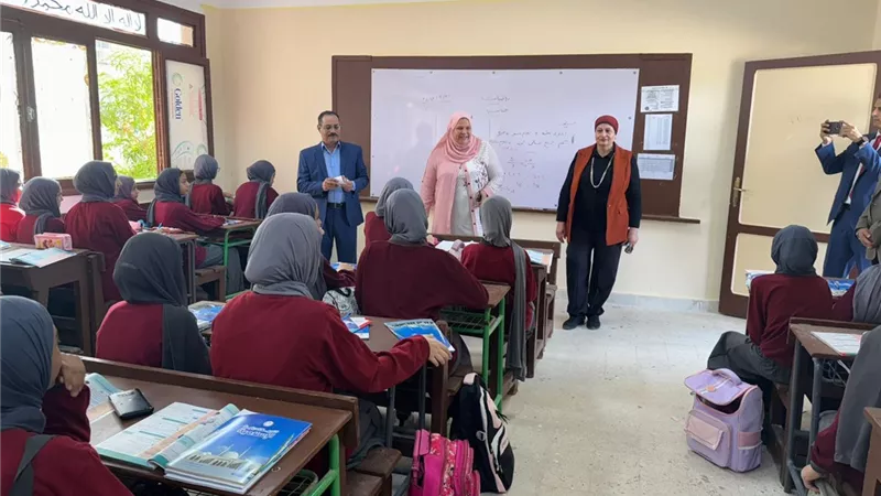 وكيل التعليم بالسويس: تفعيل لائحة الانضباط المدرسي ومتابعة الغياب اليومي 