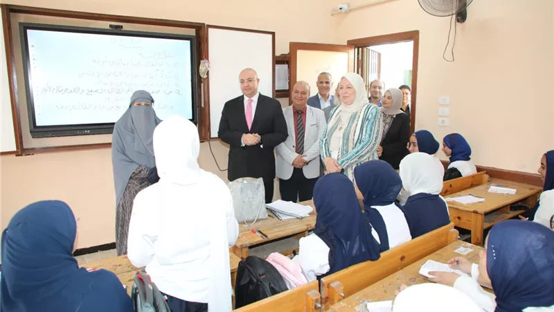 محافظ بني سويف يؤكد أهمية تضافر وتكامل كل الجهود في نجاح العملية التعليمية