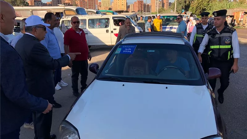 محافظ الدقهلية يتفقد موقف قولنجيل فى أول ايام الدراسة 