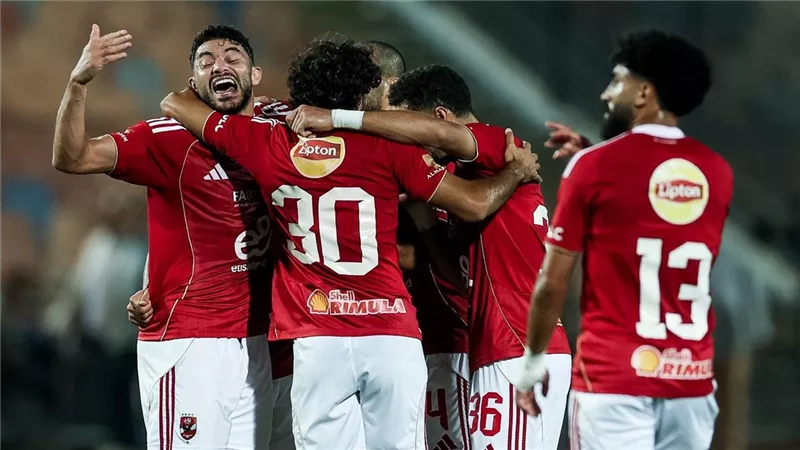 إصابة نجم الأهلي بالتواء في الكاحل خلال ودية بترول أسيوط