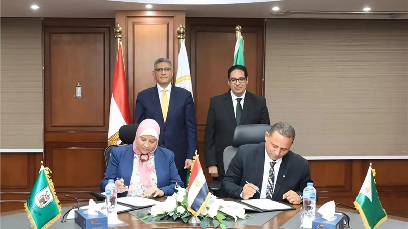محافظة الجيزة توقع بروتوكول تعاون مع جامعة القاهرة لتعقيم الكلاب الضالة
