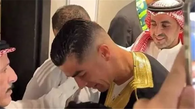 الفريان يُلبس كريستيانو رونالدو البشت العربي.. سعره مفاجأة 