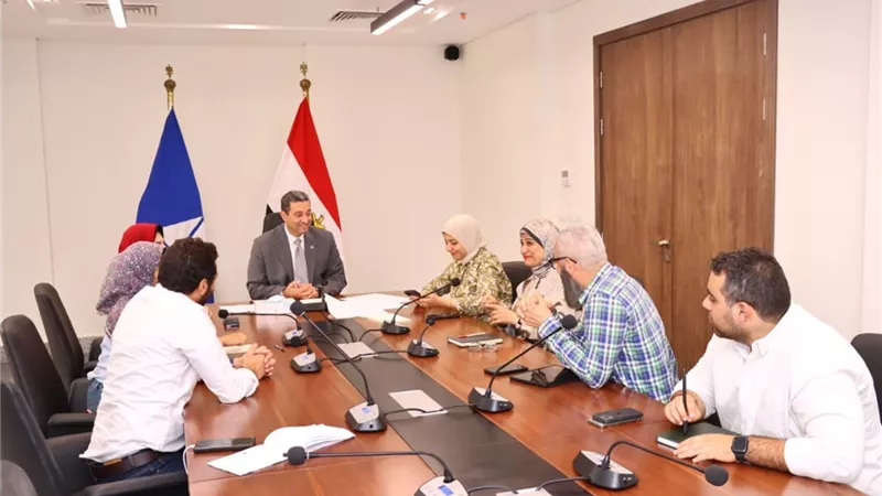 محافظ دمياط يتابع الموقف الخاص بمشروع تطوير منطقة اللسان والفنار برأس البر 