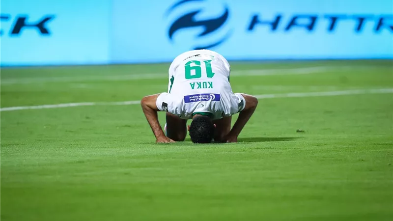 وداع مبكر.. كوكا يسجل هدفه الأول مع الاتفاق السعودي