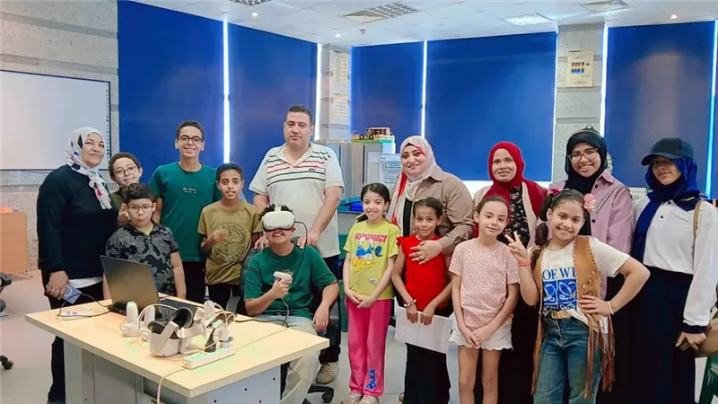 مركز السويس الاستكشافي يجذب الطلاب في  العام الدراسي الجديد بورش عمل متنوعة