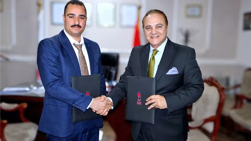 توقيع عقد حق الانتفاع لإقامة أول فندق خمس نجوم بسوهاج 