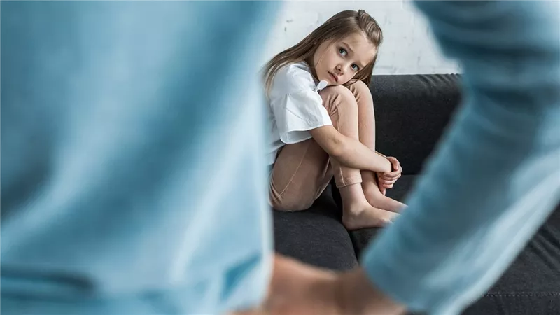 عنف أسري أم تأديب.. كيف يؤثر الضرب على طفلك وحياته؟