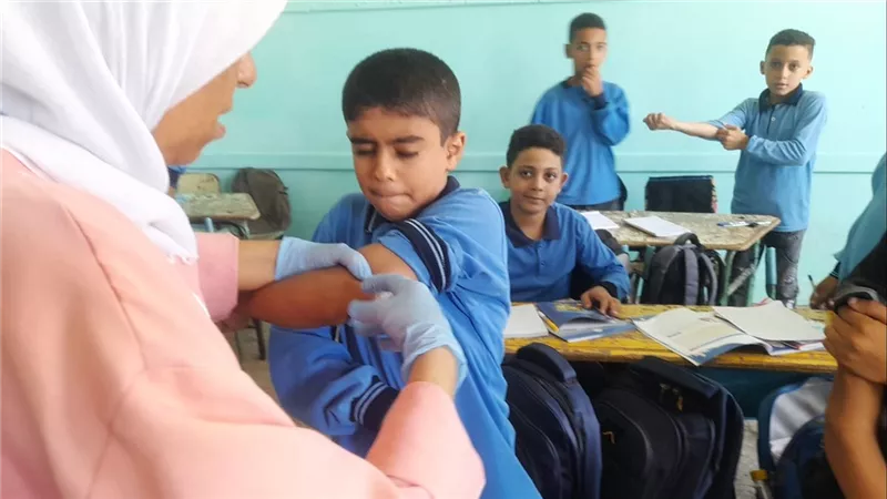  أول أيام العام الدراسي جهود مكثفة لتطعيم تلاميذ ضد الإلتهاب السحائي بالشرقية