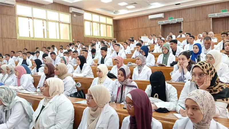 انتظام الدراسة ببرنامج الطب والجراحة بجامعة جنوب الوادي الأهلية