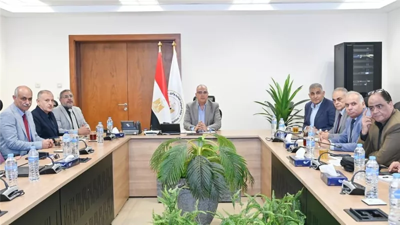 الدكتور سويلم يشيد بجهود وزارة الموارد المائية في تلبية احتياجات مصر المائية 