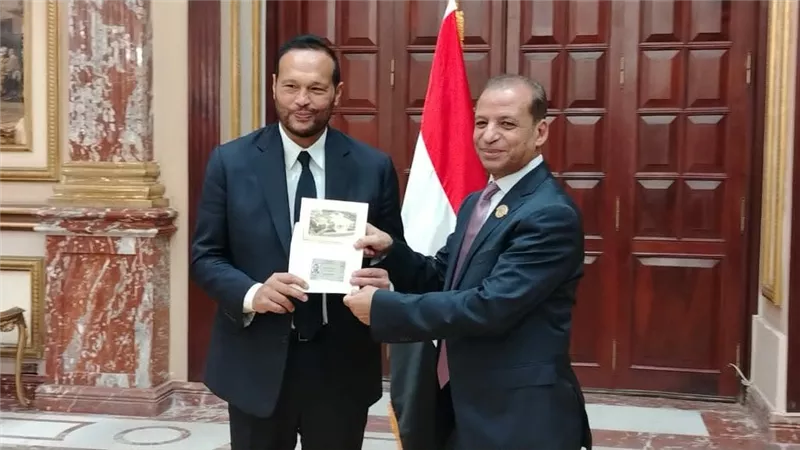النائب محمد حلاوة يتسلم كارنيه عضوية مجلس الشيوخ | صور