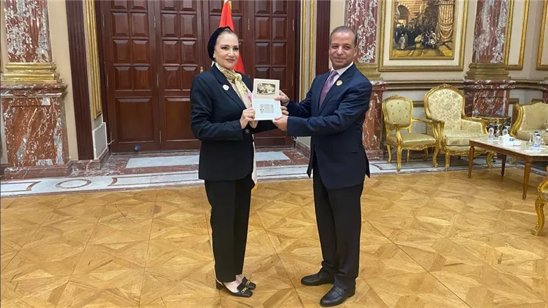 رانيا عز الدين بعد تسلم كارنيه العضوية: التمكين السياسي للمرأة أبرز أولوياتي