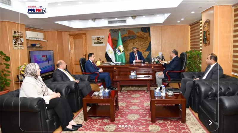 محافظ الفيوم ورئيس هيئة تنمية الصعيد يبحثان آليات الاستغلال الأمثل للفرص 