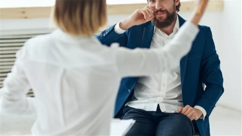 5 عبارات لازم تتجنبها لو عايز تكون أكثر تقبلًا للآخرين