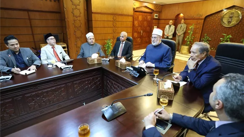 وكيل الأزهر يستقبل وفد متدربي القضاة الشرعيين الماليزي بمشيخة الأزهر