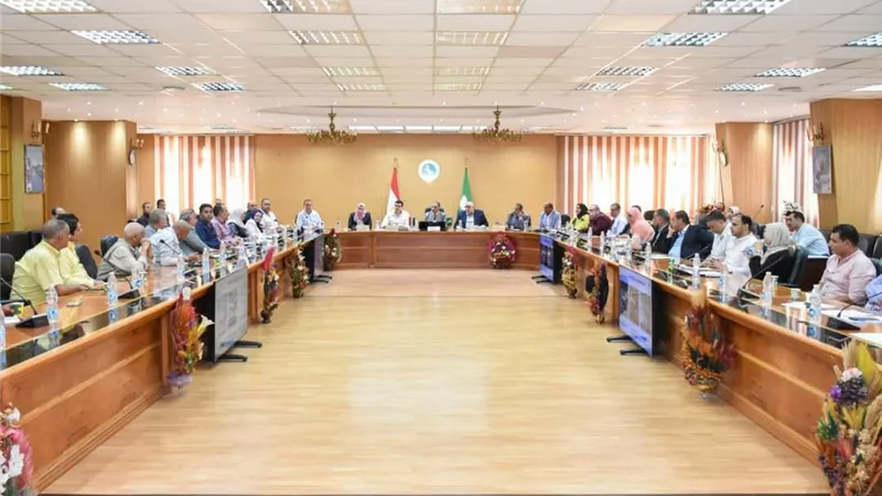 محافظ الشرقية يبحث استعدادات إنطلاق فعاليات مهرجان الخيول العربية 