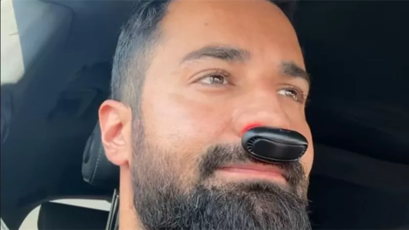بعد أن استخدمه أحمد حاتم.. معلومات عن جهاز الأنف المثير للجدل 