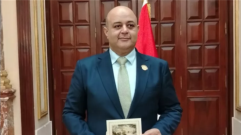 النائب محمد مصطفى خلال استخراج كارنيه الشيوخ: هدفنا خدمة المواطن 