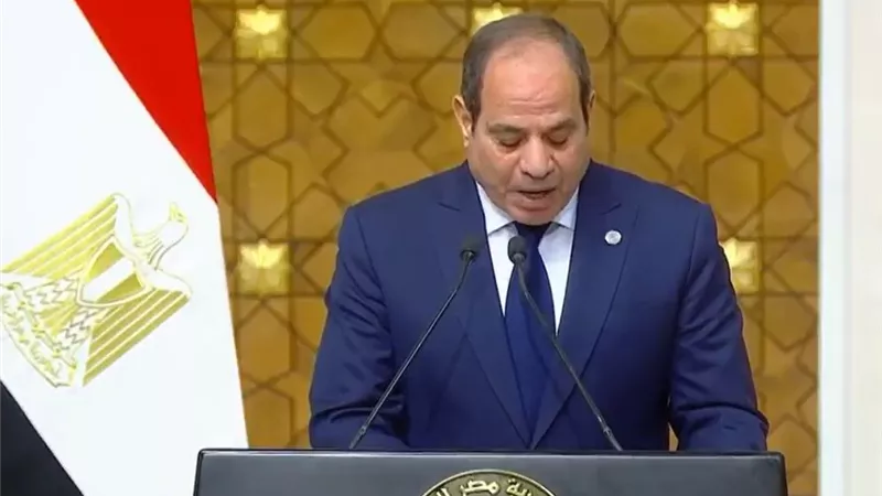 السيسي: نواصل التشاور مع رواندا لحل أزمات القارة وتعزيز العمل الإفريقي المشترك