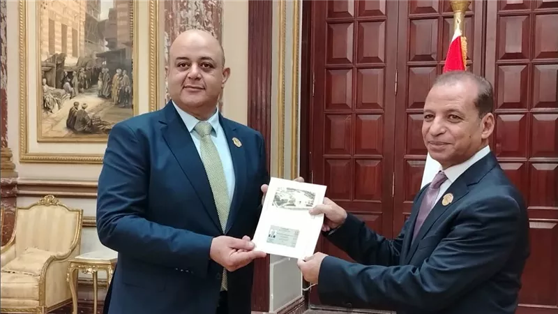 النائب محمد مصطفى لطفي يتسلم كارنيه عضوية مجلس الشيوخ | صور