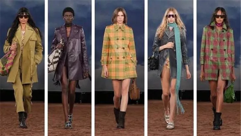 بتصميمات عصرية.. دار Burberry تختتم أسبوع الموضة في لندن 