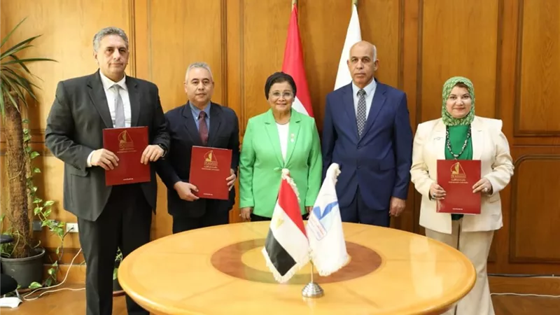  رئيسا الرعاية الصحية و«العربية للتصنيع» يبحثان تعزيز التعاون بالصناعات الطبية