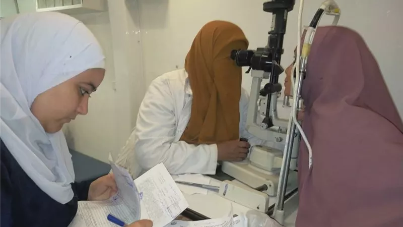 صحة الشرقية تقدم الخدمة الطبية لـ 1739 مريض مجانا فى قافلة كفر موسى عمران