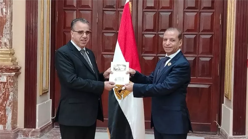 هشام مجدي أول الحاضرين فعاليات اليوم الثاني لمجلس الشيوخ واستلام الكارنيه 