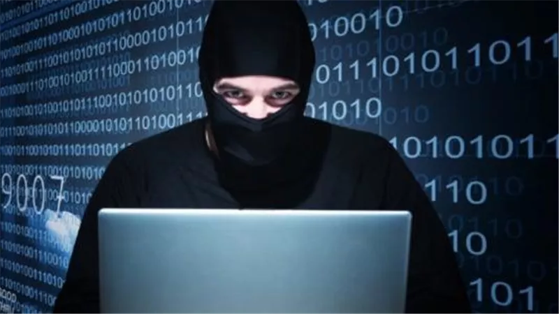 جرائم الإنترنت.. خطوات الإبلاغ وحماية حقوقك بالقانون