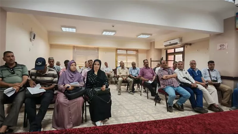 فرشوط التعليمية تضع خطة شاملة لتطوير العملية التعليمية والأنشطة المدرسية | صور
