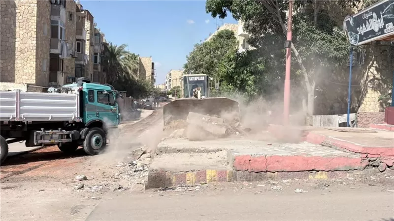  مديرية الطرق بالإسماعيلية تبدأ أعمال تطوير المنطقة الرابعة دبش