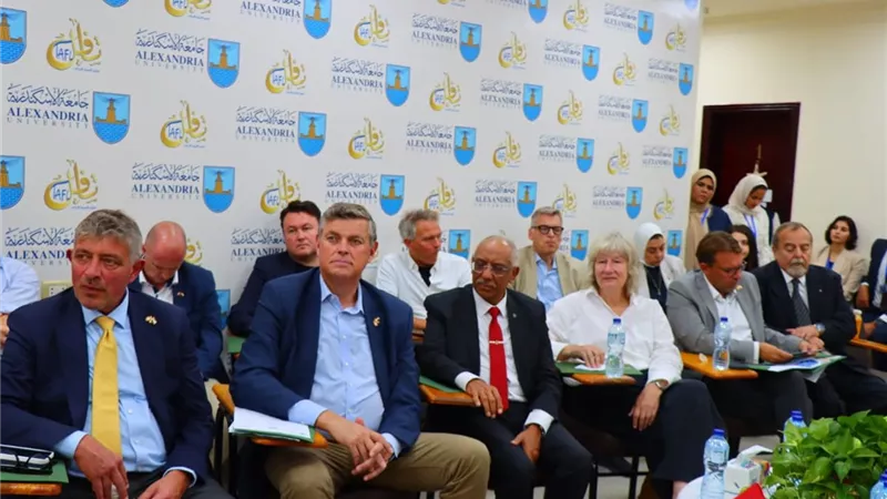 جامعة الإسكندرية تستقبل سفير الدنمارك وأعضاء البرلمان لبحث التعاون الأكاديمي 