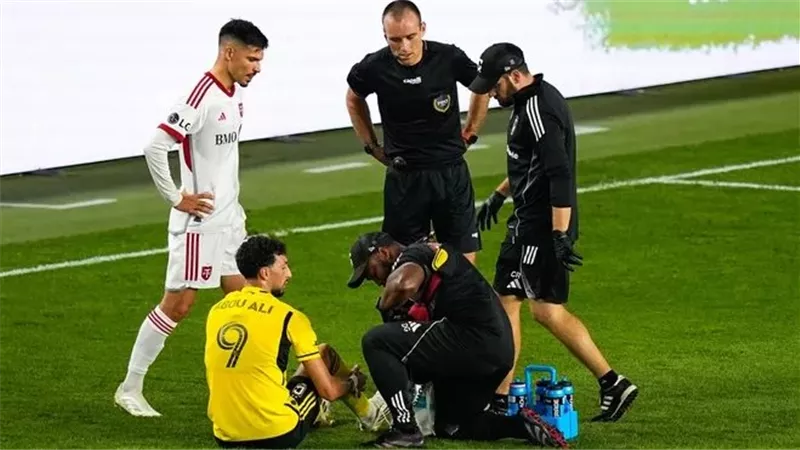 معاناة كبيرة للمهاجم الفلسطيني.. نهاية موسم وسام أبو علي في الدوري الأمريكي