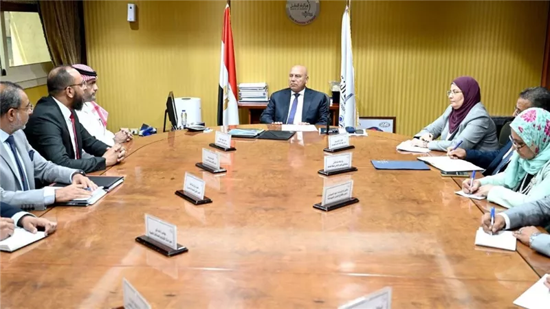 باستثمارات 2 مليار.. الوزير يبحث مع كنان القابضة السعودية خطة إقامة مجمع صناعي