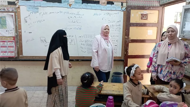 جولة تفقدية لـ التعليم بمدرسة الجزيرة الابتدائية المشتركة في بني سويف
