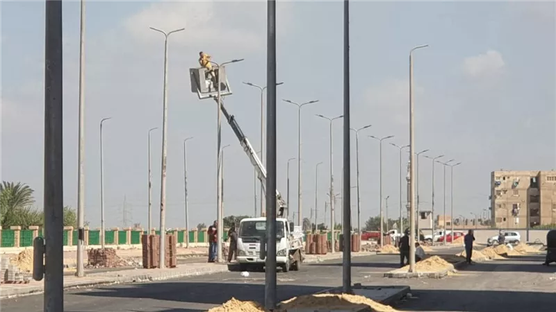 محافظ الغربية يتابع جهود الوحدات المحلية في صيانة أعمدة الإنارة 