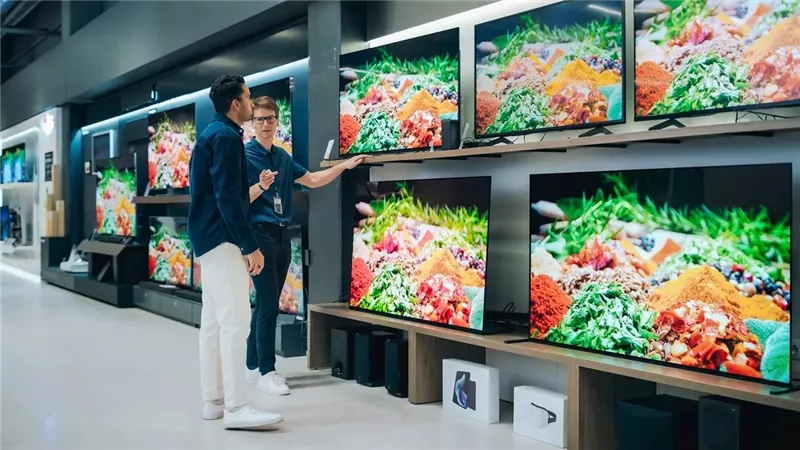 شاشات LED مقابل LCD.. أيهما الأفضل لشراء تلفاز جديد في 2025؟
