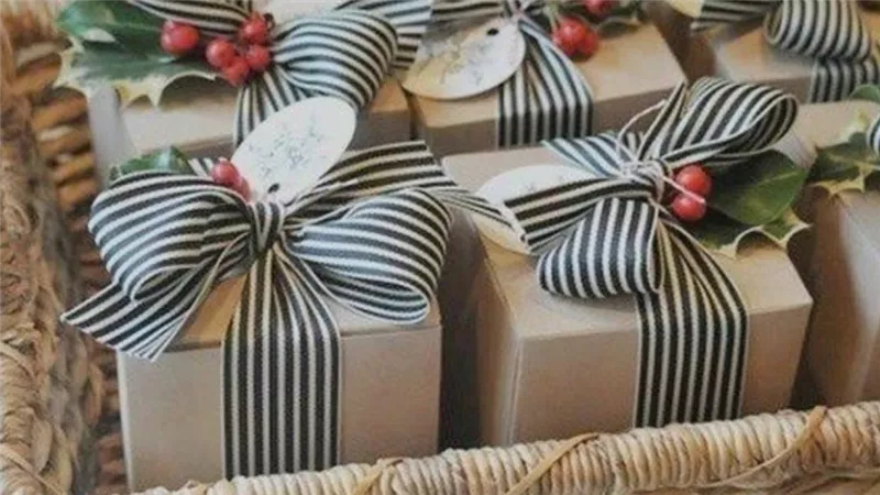 أفكار هدايا برج العقرب..من المجوهرات المميزة إلى الكتب الملهمة 	