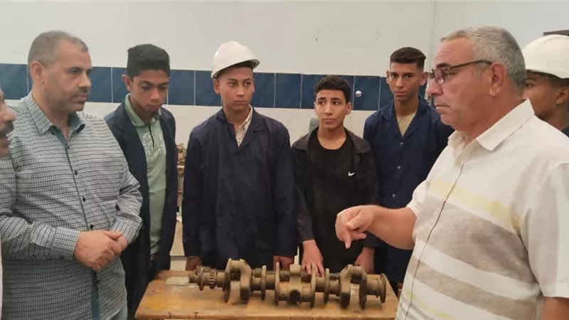 مدير التعليم الفني ببني سويف يتابع انتظام سير العملية التعليمية