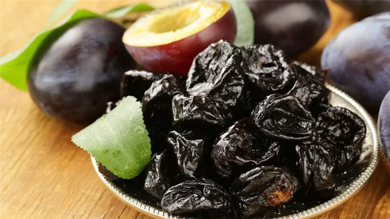 البرقوق المجفف في النظام الغذائي.. أسباب تجعلك تحب هذه الفاكهة المجففة 