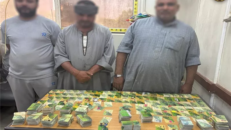 سقوط 3 من أصحاب المخابز بالواسطى بحوزتهم 909 بطاقة تموينية