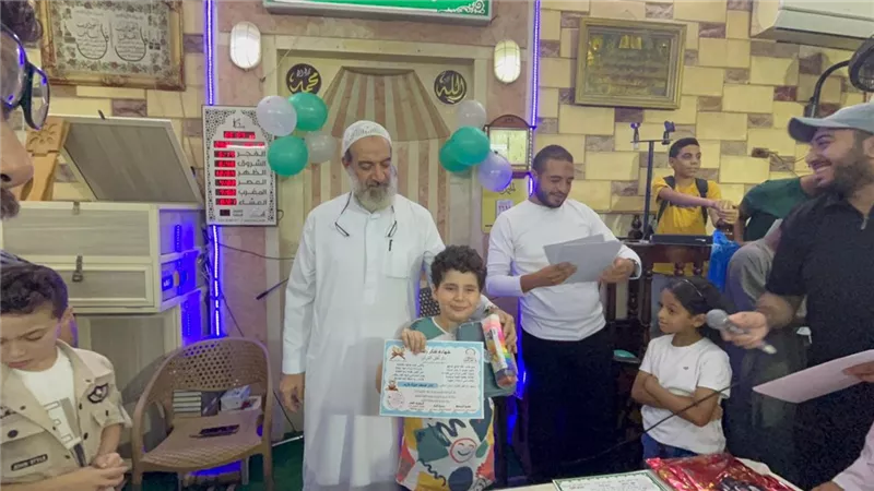 توزيع جوائز لحفظة القرآن الكريم بمسجد المصري بالإسكندرية
