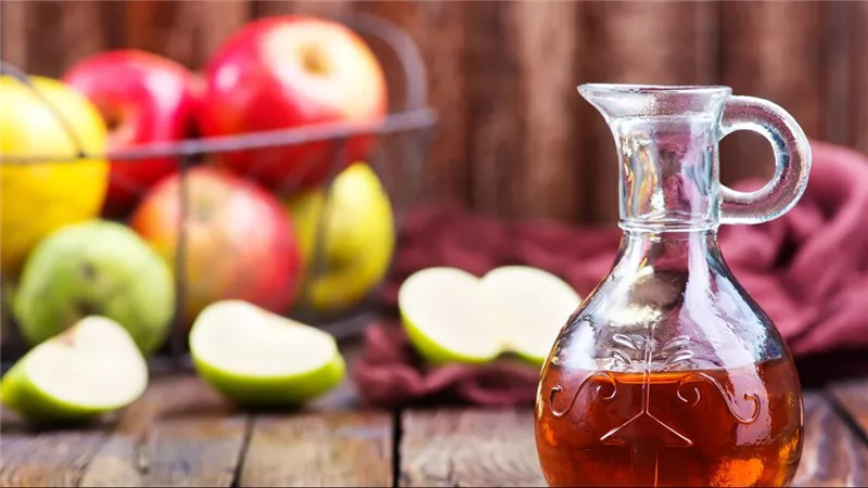 لماذا يجب شرب خل التفاح قبل النوم؟ اكتشف فوائده المذهلة