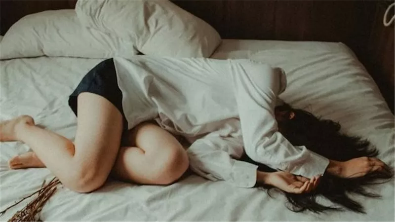لصحتك النفسية.. علامات القلق التي يتم تجاهلها في الحياة اليومية