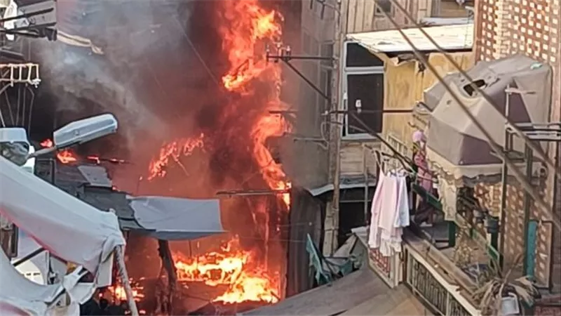  مصرع فتاة وإصابة شخصين في حريق عقار خشبي بمنطقة الحميدي ببورسعيد