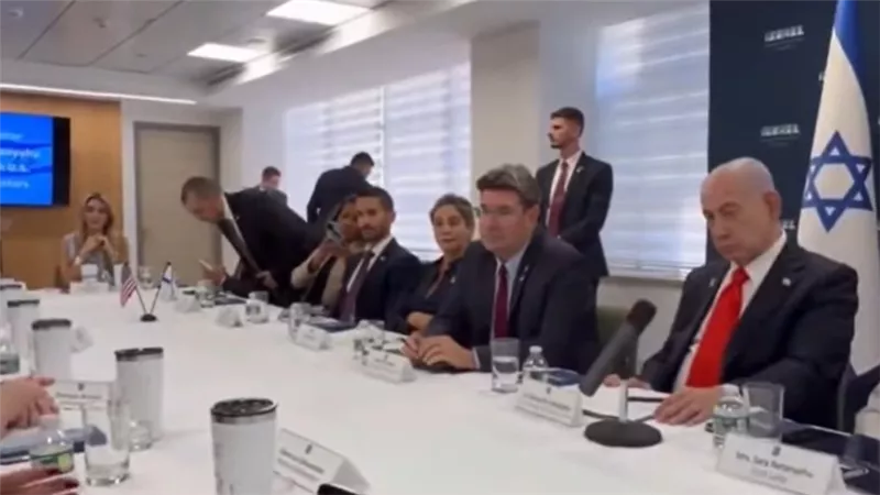 نتنياهو يجتمع بمؤثري السوشيال ميديا الأمريكيين لدعم الرواية الإسرائيلية 