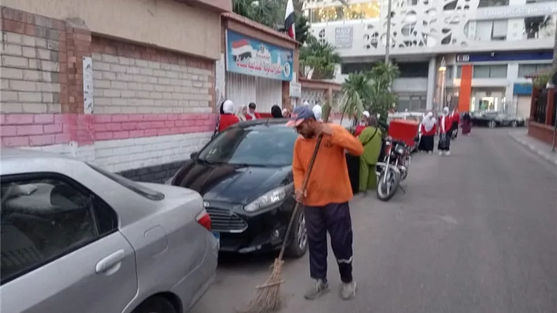 محافظ الإسكندرية يوجه بإزالة القمامة والمخلفات من حول المدارس