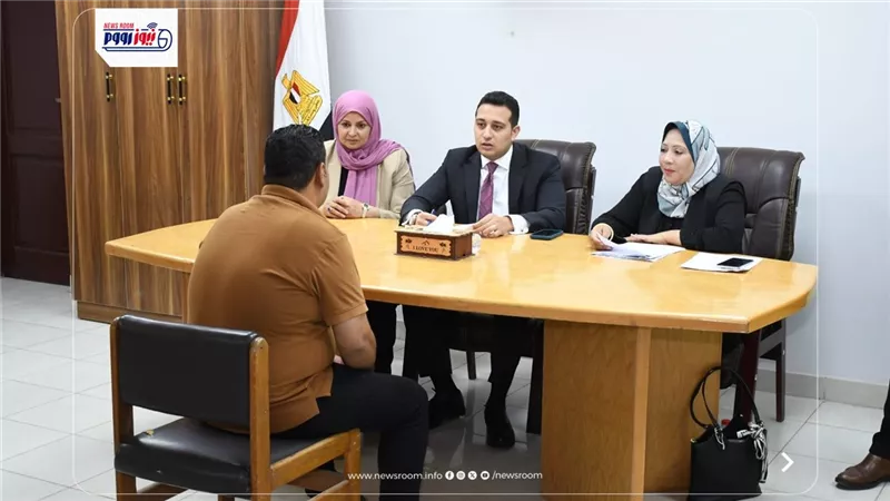 نائب محافظ الفيوم يبحث 23 حالة لحل مشاكلهم بمركز أبشواي